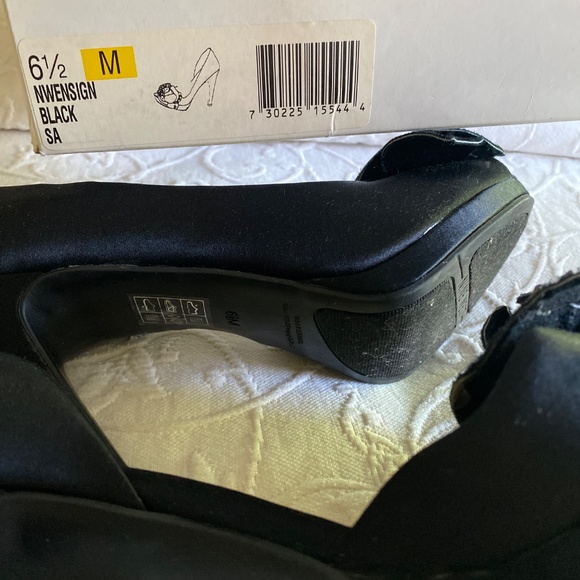 Nine West satin black evening pumps sandals 6.5 - Picture 5 of 5